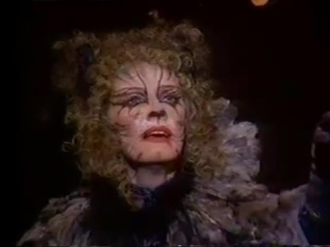 Betty Buckley as Grizelda in 'Cats'