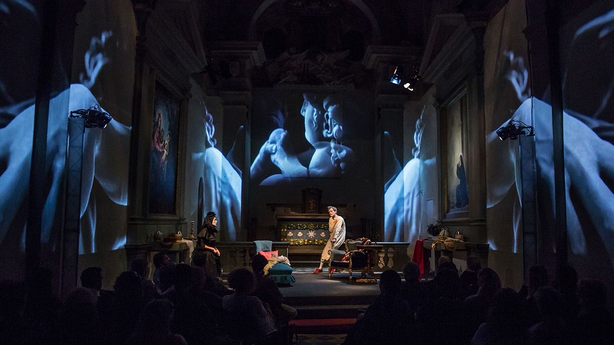 Tim Daish as Gian Gastone de’ Medici and Carolina Gamini as Anna Maria Luisa de’ Medici - Photo by Enrico Lanari